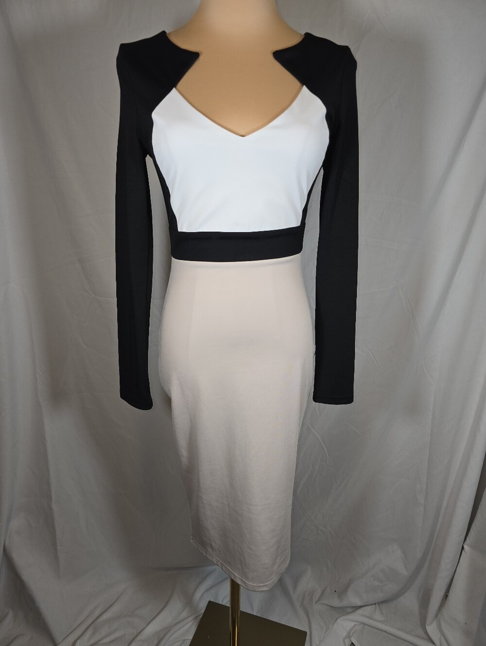 Colorblock V-Neck Knee-Length Bodycon Dress in Black, White & Cream